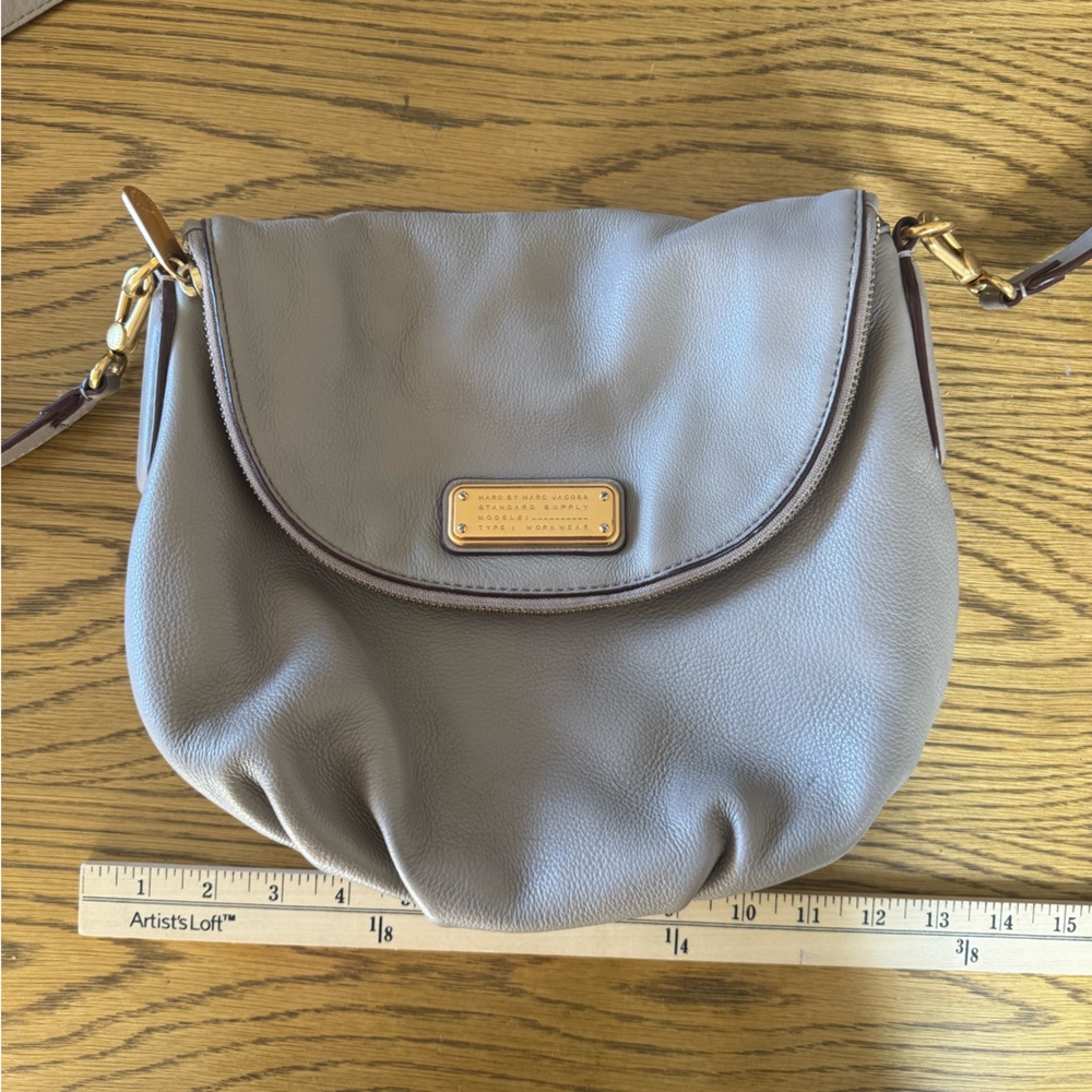 Marc Jacobs Leather Cross Body Gray/Taupe Purse - Used Good